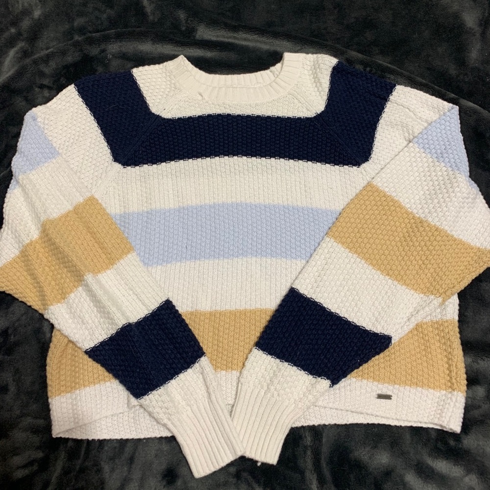 Hollister sweater